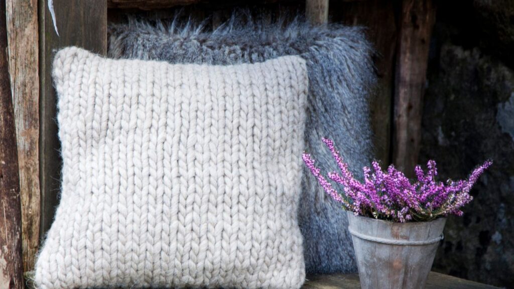 Wool blends: cozy and resilient