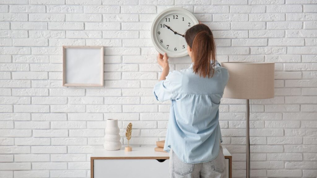 What Size Wall Clock for the Living Room